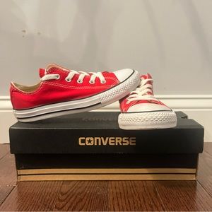 Red Youth low-top Converse (PS size 2)